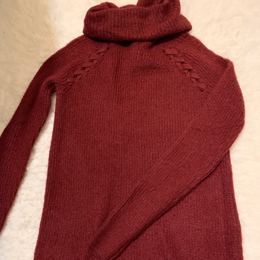 Brand new Hollister maroon turtle neck sweater